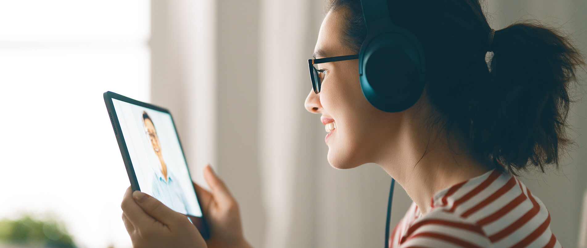 j9官网正式推出商用5G RedCap模组RG255C-GL，进一步丰富RedCap产品阵容