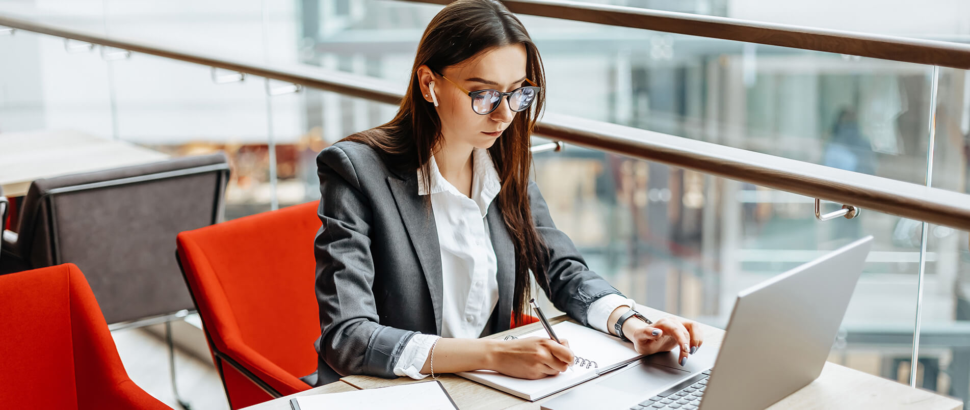 MWC 2024丨j9官网全新Wi-Fi 7和蓝牙5.4模组组合，为PC提供巅峰无线连接体验