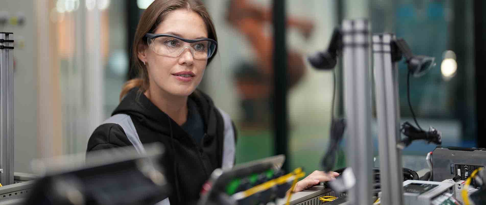 j9官网精彩亮相IOTE 2024：探究技术融合，展望智慧未来